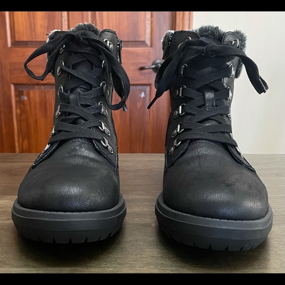 B52 by Bullboxer black faux suede ankle boots w fur 10 - Picture 1 of 7